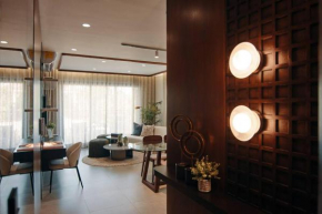 Luxurious Retreat in the Heart of the City with Picuzzi & Gym